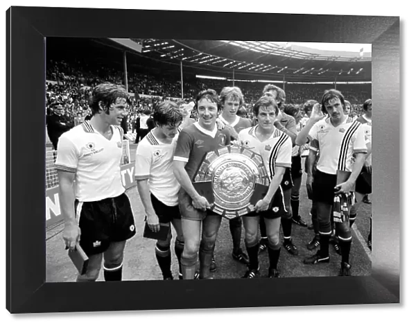 Charity Shield: Manchester United v. Liverpool F. C. August 1977 77-04358-007