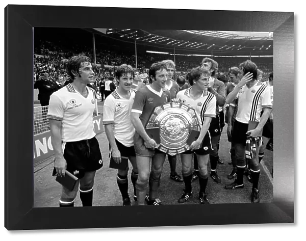 Charity Shield: Manchester United v. Liverpool F. C. August 1977 77-04358-005
