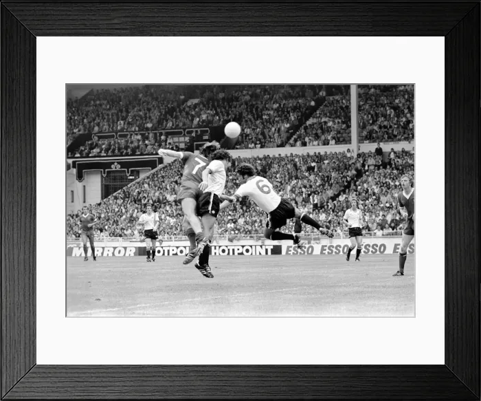 Framed Print : Charity Shield: Manchester United v. Liverpool F. C. August 1977 77-04358-004 Framed Print : Charity Shield: Manchester United v. Liverpool F. C. August 1977 77-04358-004