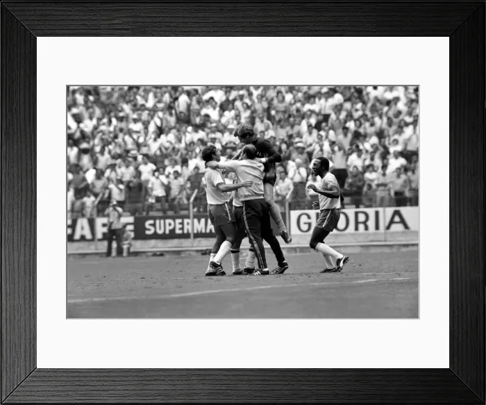 Framed Print : Brazil v. Uruguay: World Cup Semi-Final. July 1970 70-5871-013
