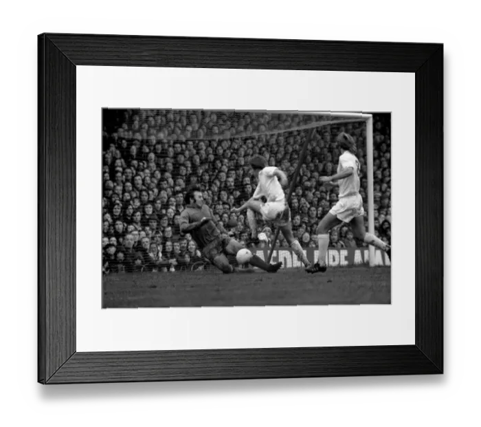 Framed Print : Sport Division One Football Arsenal v. West Ham 1974 / 75 Season Framed Print : Sport Division One Football Arsenal v. West Ham 1974 / 75 Season