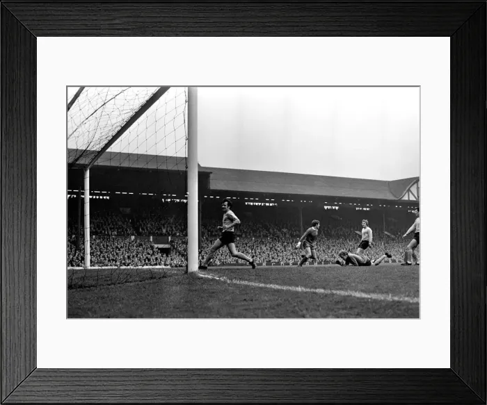 Framed Print : Sport: Football: Liverpool v. Southampton. Action from the match. October 1969 Z10377-011