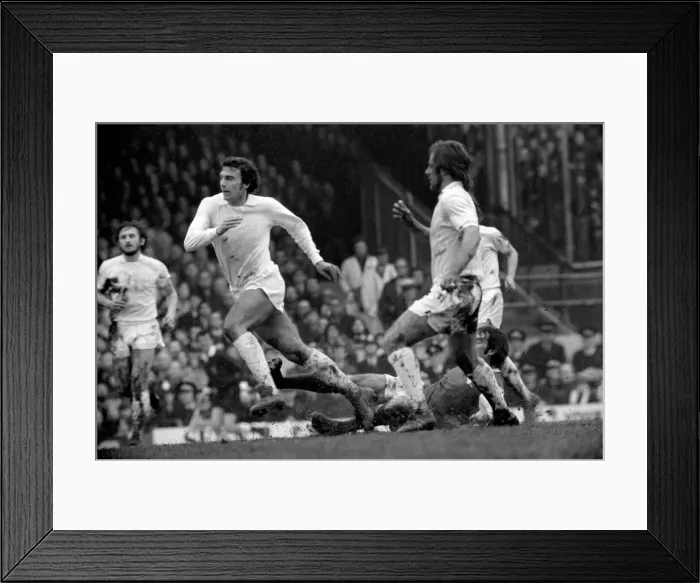 Framed Print : Sport Division One Football Arsenal v. West Ham 1974  /  75 Season