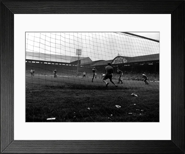 Framed Print : Sport: Football: Liverpool v. Southampton. Hunt drives home the first of his two goals Framed Print : Sport: Football: Liverpool v. Southampton. Hunt drives home the first of his two goals