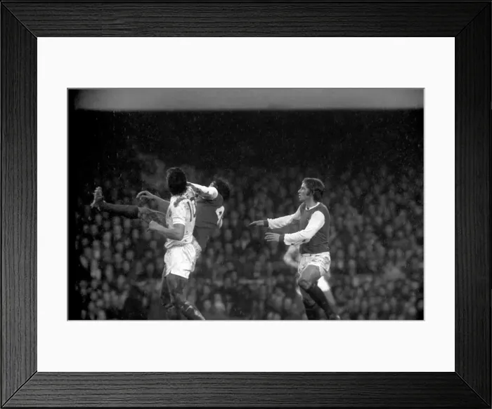 Framed Print : Sport Division One Football Arsenal v. West Ham 1974  /  75 Season