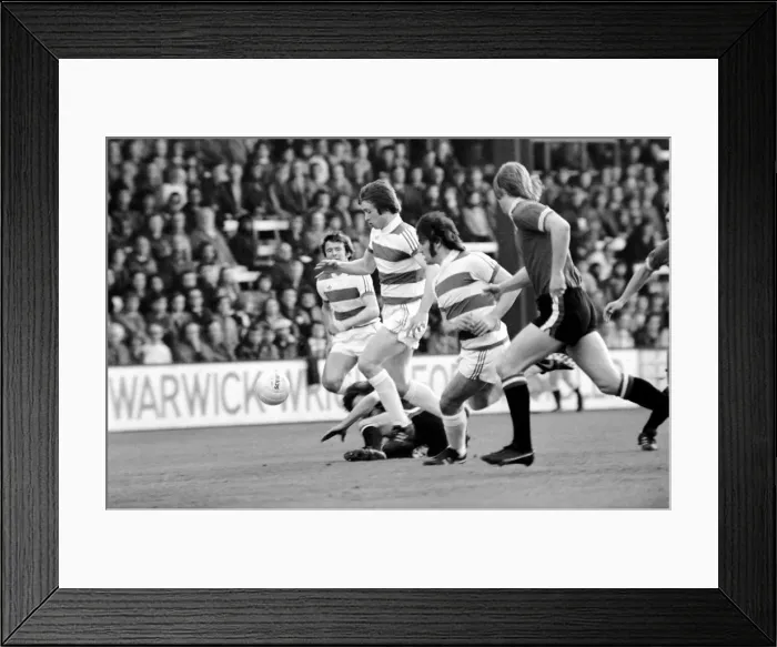 Framed Print : Sport: Football: Queens Park Rangers vs. Manchester United. April 1977 77-02218-043 Framed Print : Sport: Football: Queens Park Rangers vs. Manchester United. April 1977 77-02218-043