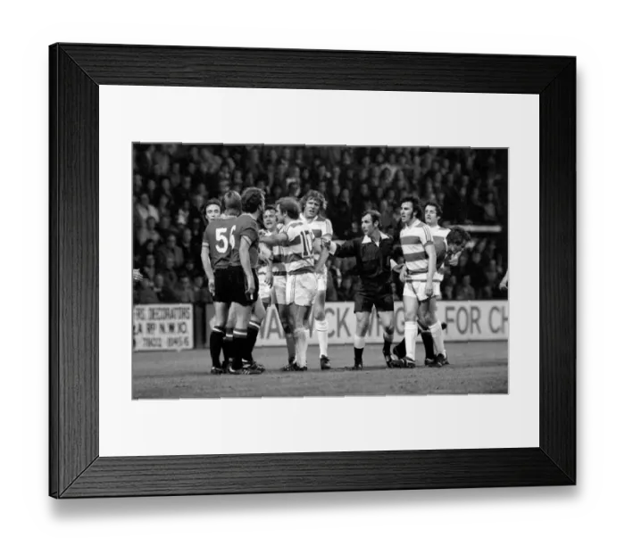 Framed Print : Sport: Football: Queens Park Rangers vs. Manchester United. April 1977 77-02218-036