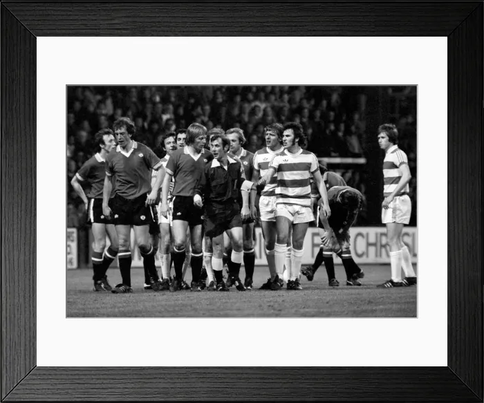 Framed Print : Sport: Football: Queens Park Rangers vs. Manchester United. April 1977 77-02218-040 Framed Print : Sport: Football: Queens Park Rangers vs. Manchester United. April 1977 77-02218-040