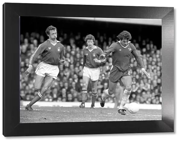 Football: Chelsea vs. Nottingham Forest. April 1977 77-02166-053