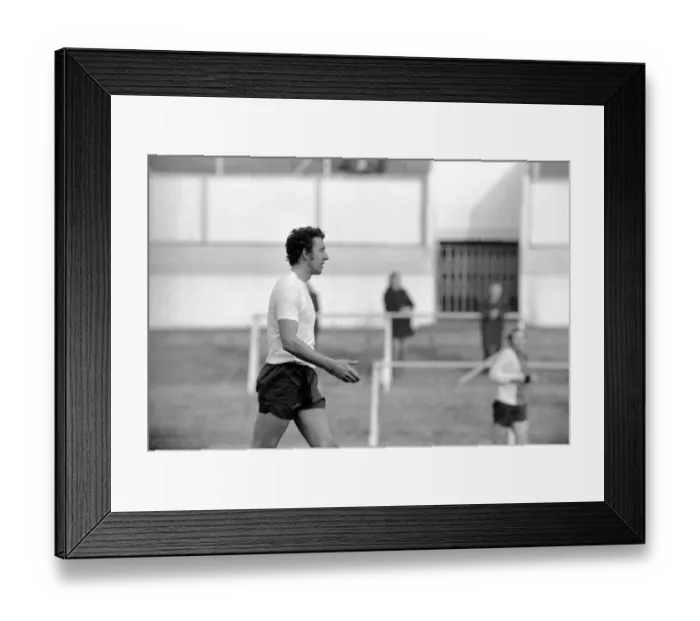 Framed Print : Martin Chivers Out With The Stiffs: Martin Chivers of Spurs Framed Print : Martin Chivers Out With The Stiffs: Martin Chivers of Spurs