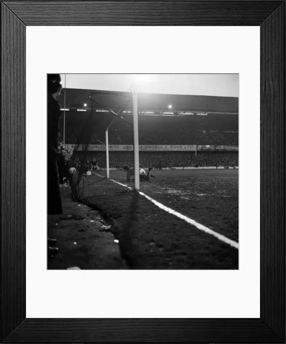 Framed Print : Football: F. A. Cup: Southampton F. C. vs. West Ham F. C. Mil Blyth (Soton Framed Print : Football: F. A. Cup: Southampton F. C. vs. West Ham F. C. Mil Blyth (Soton