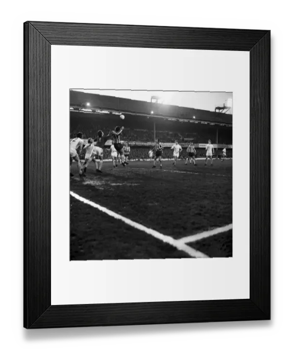 Framed Print : Football: F. A. Cup: Southampton F. C. vs. West Ham F. C. Mervyn Day West Ham goalkeeper Framed Print : Football: F. A. Cup: Southampton F. C. vs. West Ham F. C. Mervyn Day West Ham goalkeeper