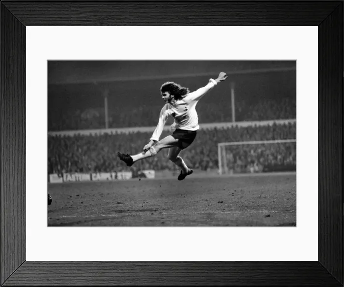 Framed Print : Football: Tottenham Hotspur F. C. vs. Nottingham Forest F. C. January 1975 75-00164-004 Framed Print : Football: Tottenham Hotspur F. C. vs. Nottingham Forest F. C. January 1975 75-00164-004