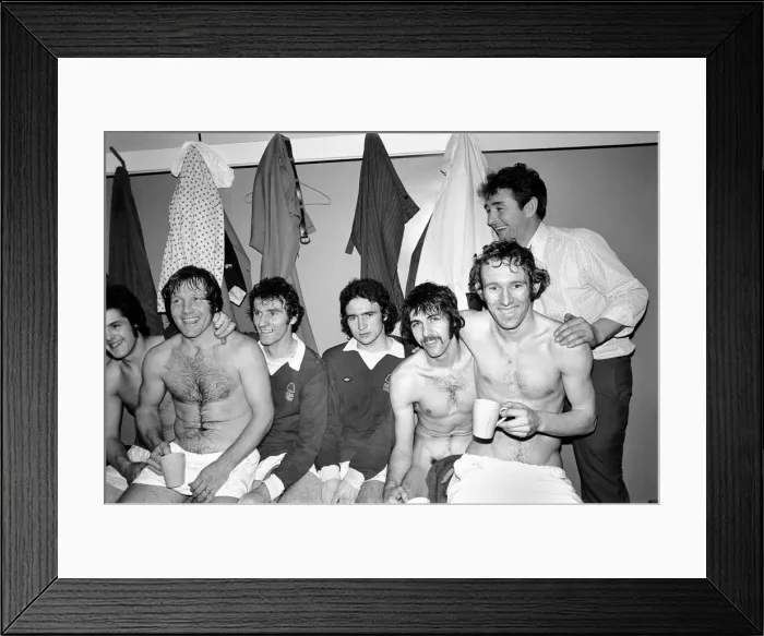 Framed Print : Football: Fulham F. C. (0) vs. Notts Forest F. C. (1). Robin Hood