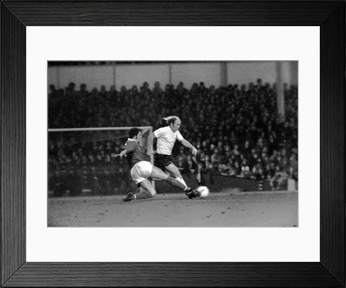 Framed Print : Football: Tottenham Hotspur F. C. vs. Nottingham Forest F. C. January 1975 75-00164-011
