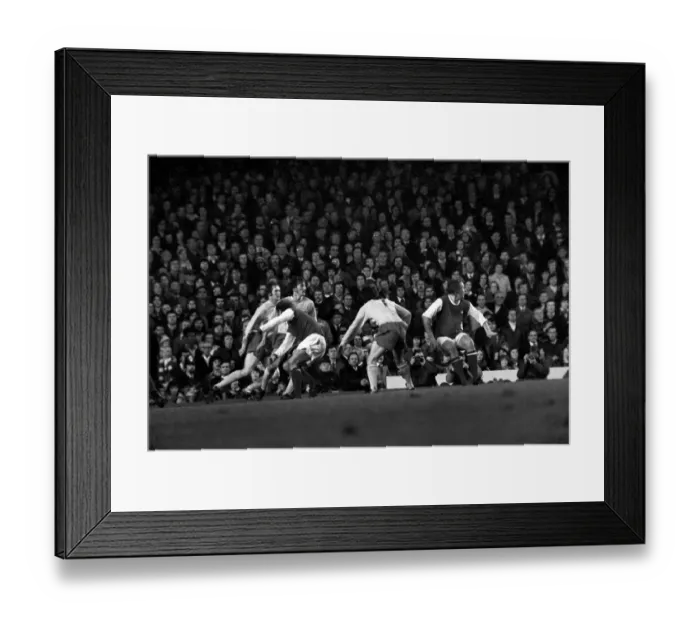 Framed Print : Division One Football Arsenal v Carlisle FC 1974  /  75 Season