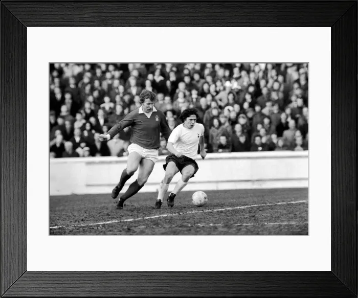 Framed Print : Football: F. A. Cup: Notts Forest (1) vs. Tottenham Hotspur (1) Framed Print : Football: F. A. Cup: Notts Forest (1) vs. Tottenham Hotspur (1)