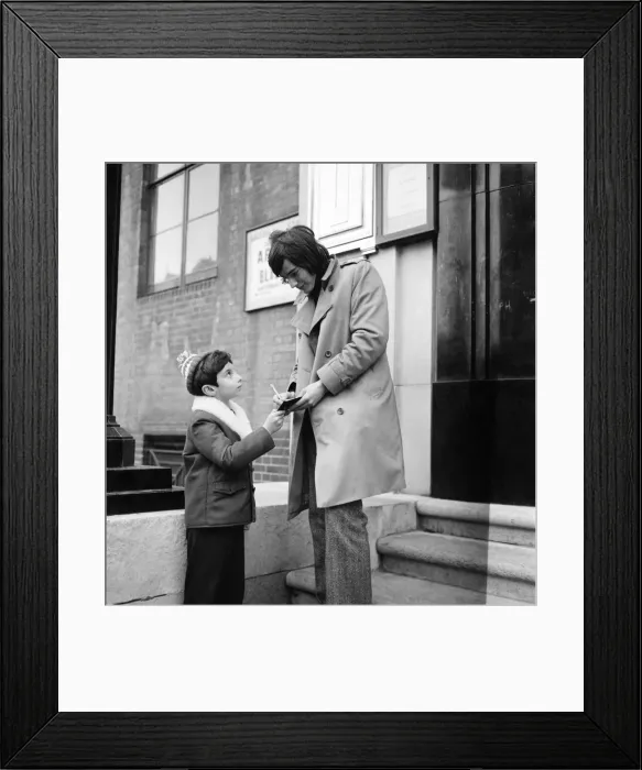 Framed Print : Peter Marinello signs for Arsenal. Upon his arrival at the Arsenal F. C Framed Print : Peter Marinello signs for Arsenal. Upon his arrival at the Arsenal F. C