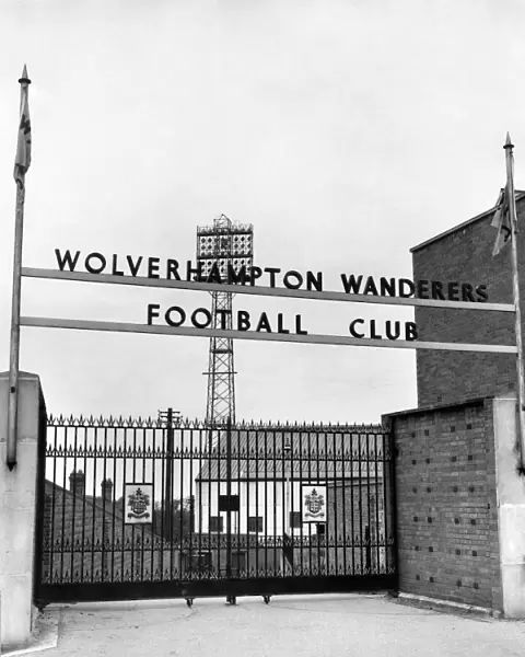 Gates to the Wolverhampton Wanderers football ground. September 1954 P005183