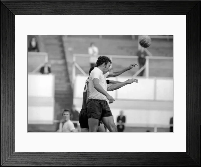 Framed Print : Martin Chivers Out With The Stiffs: Martin Chivers of Spurs Framed Print : Martin Chivers Out With The Stiffs: Martin Chivers of Spurs