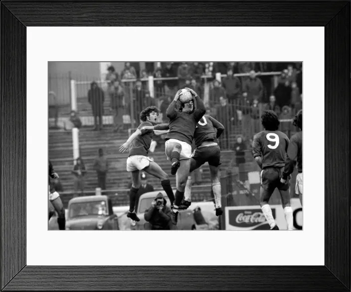 Framed Print : Football: Chelsea F. C. vs. Birmingham F. C. February 1975 75-00764-033 Framed Print : Football: Chelsea F. C. vs. Birmingham F. C. February 1975 75-00764-033