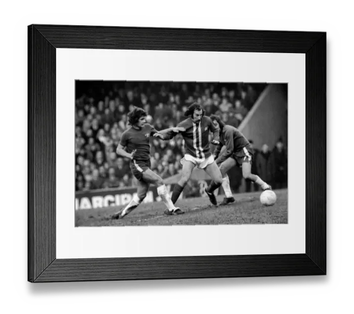 Framed Print : Football: Chelsea F. C. vs. Birmingham F. C. February 1975 75-00764-006