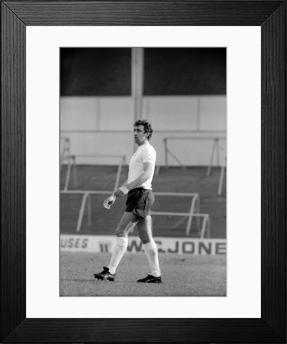Framed Print : Martin Chivers Out With The Stiffs: Martin Chivers of Spurs Framed Print : Martin Chivers Out With The Stiffs: Martin Chivers of Spurs