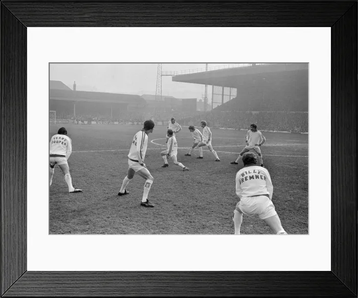 Framed Print : FA Cup Quarter Final match at Elland Road. Leeds United 2 v Tottenham Hotspur 1