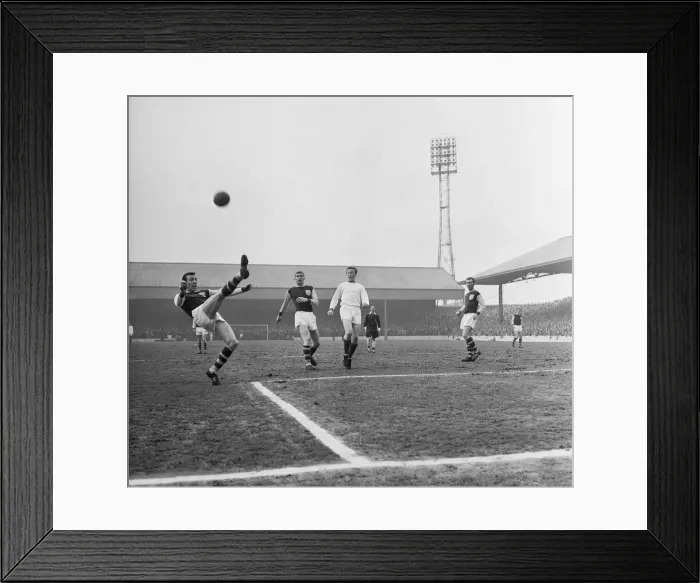 Framed Print : English League Division One match at Turf Moor. Burnley 0 v Manchester United 1 Framed Print : English League Division One match at Turf Moor. Burnley 0 v Manchester United 1