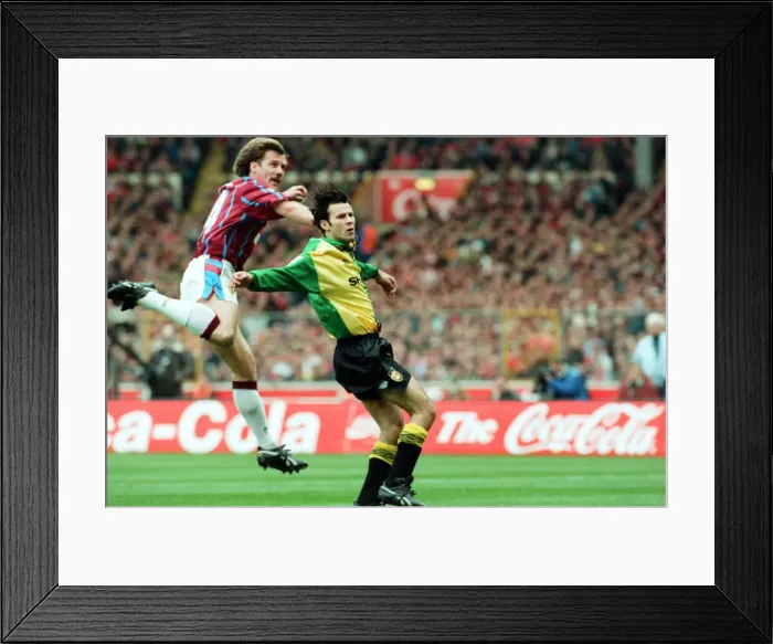 Framed Print : Coca Cola Cup Final. Aston Villa 3 v Manchester United 1. Ryan Giggs