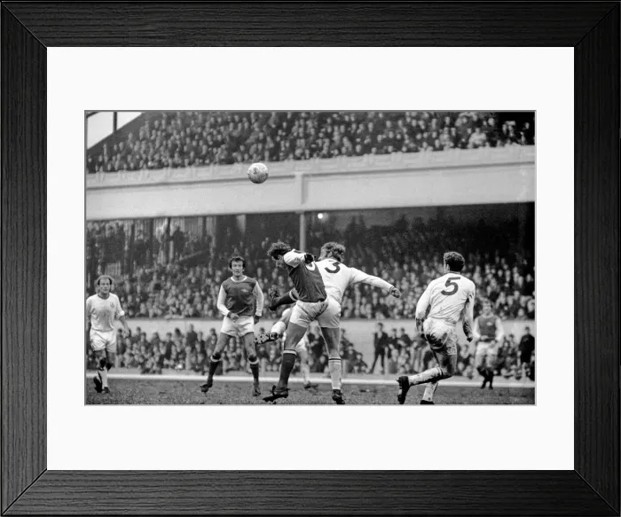 Framed Print : English League Division One match at Highbury. Arsenal 3 v Burnley 2 Framed Print : English League Division One match at Highbury. Arsenal 3 v Burnley 2