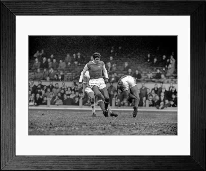 Framed Print : English League Division One match at Highbury. Arsenal 3 v Burnley 2 Framed Print : English League Division One match at Highbury. Arsenal 3 v Burnley 2
