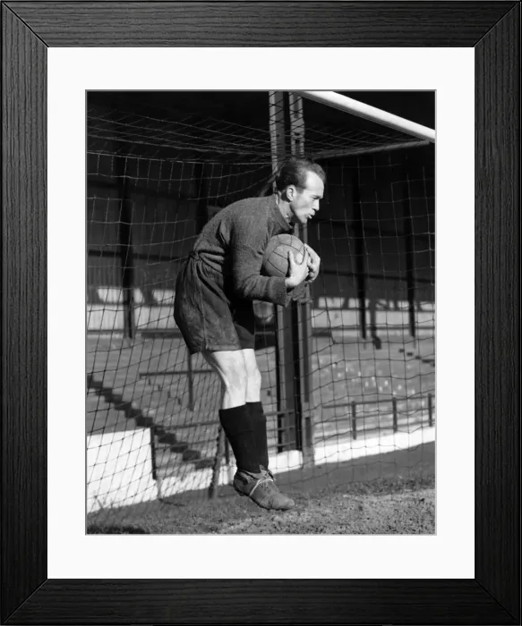 Framed Print : Bernard Streten Luton goalkeeper seen here in training. November 1949 P012517 Framed Print : Bernard Streten Luton goalkeeper seen here in training. November 1949 P012517