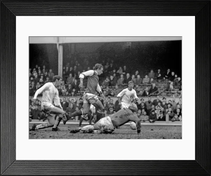 Framed Print : English League Division One match at Highbury. Arsenal 3 v Burnley 2 Framed Print : English League Division One match at Highbury. Arsenal 3 v Burnley 2