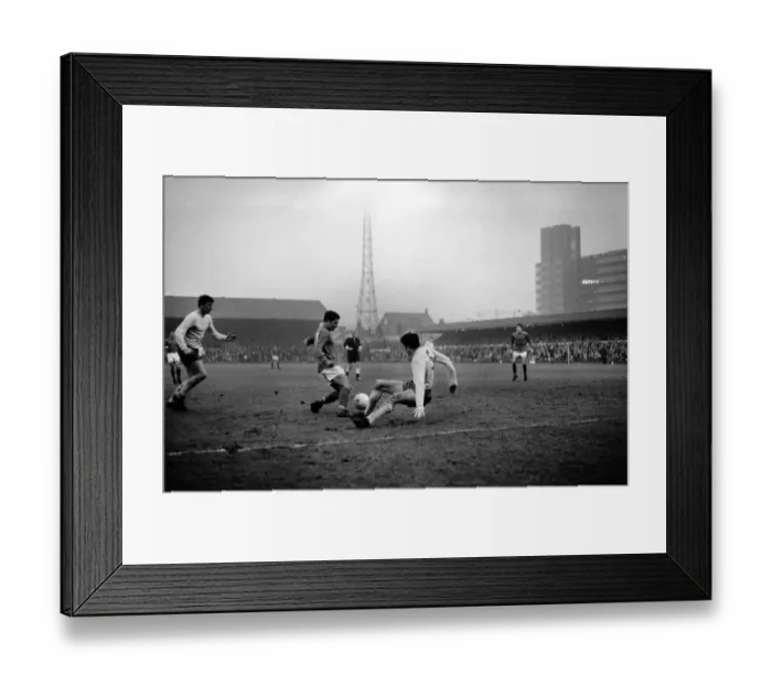 Framed Print : Viljoen tries to get a clear shot in. December 1969 Z12046-006 Framed Print : Viljoen tries to get a clear shot in. December 1969 Z12046-006