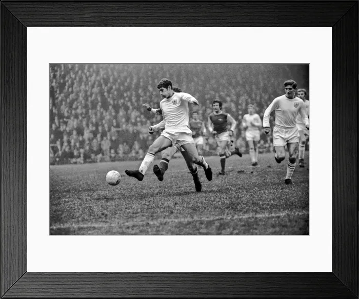 Framed Print : English League Division One match at Highbury. Arsenal 3 v Burnley 2 Framed Print : English League Division One match at Highbury. Arsenal 3 v Burnley 2