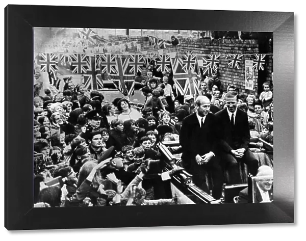 Bobby and Jackie Charlton farewell Parade. April 1973 April 1973 P012423