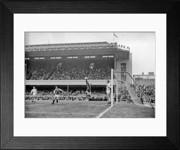 Framed Print : English League Division One match at Highbury. Arsenal 3 v Burnley 2 Framed Print : English League Division One match at Highbury. Arsenal 3 v Burnley 2
