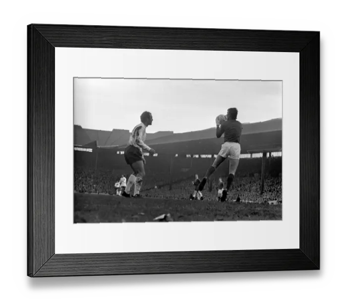 Framed Print : English League Division One Match at Old Trafford. Manchester United 3 v Tottenham Framed Print : English League Division One Match at Old Trafford. Manchester United 3 v Tottenham