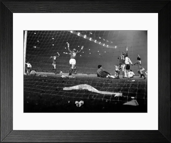 Framed Print : League Cup Quarter Final Manchester United v Derby County Bobby Charlton Framed Print : League Cup Quarter Final Manchester United v Derby County Bobby Charlton