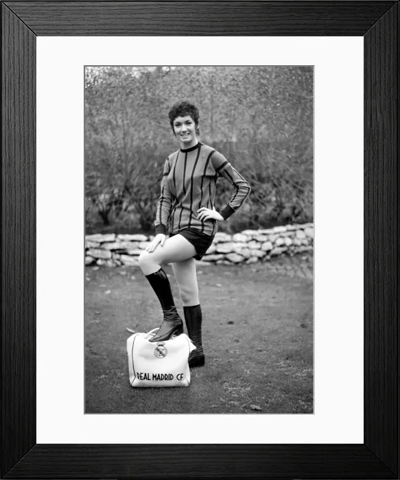 Framed Print : Pat Boland aged 20 of Eccles in a Cabaret XI plays a George Best XI in a charity game Framed Print : Pat Boland aged 20 of Eccles in a Cabaret XI plays a George Best XI in a charity game