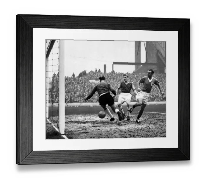 Framed Print : West Ham v. Blackpool F. A. Cup. L. to R. West Ham goalkeeper Gregory, G