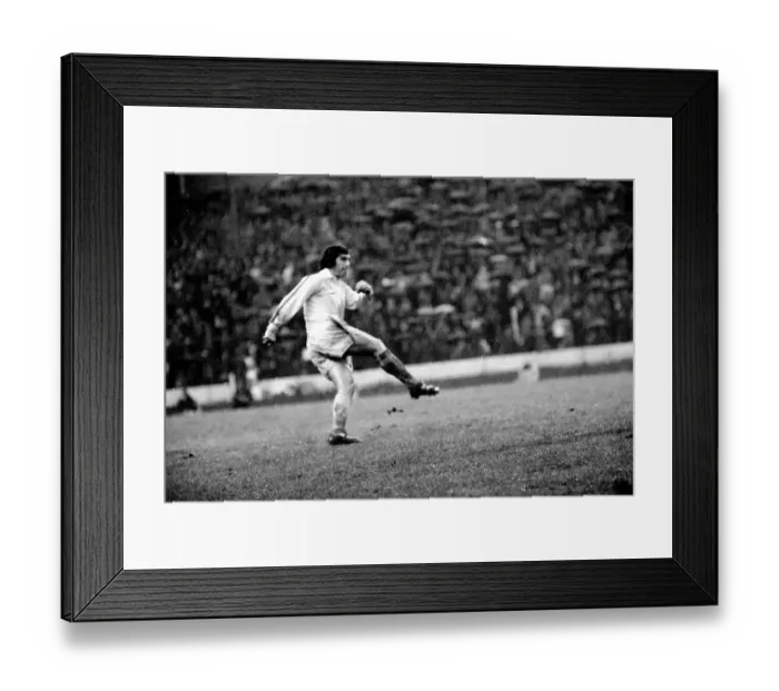Framed Print : Football: Chelsea F. C. vs. Leeds United F. C. Scenes during the match