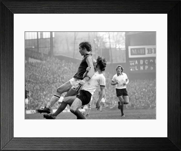 Framed Print : Aston Villa F. C. vs. Manchester United F. C. February 1975 75-01050-012 Framed Print : Aston Villa F. C. vs. Manchester United F. C. February 1975 75-01050-012
