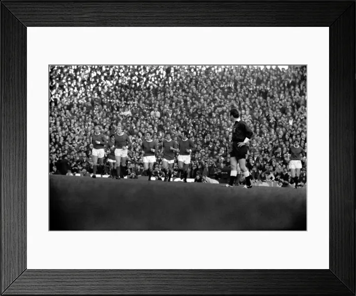 Framed Print : Sport. Football: English League Division One Match at Old Trafford Framed Print : Sport. Football: English League Division One Match at Old Trafford