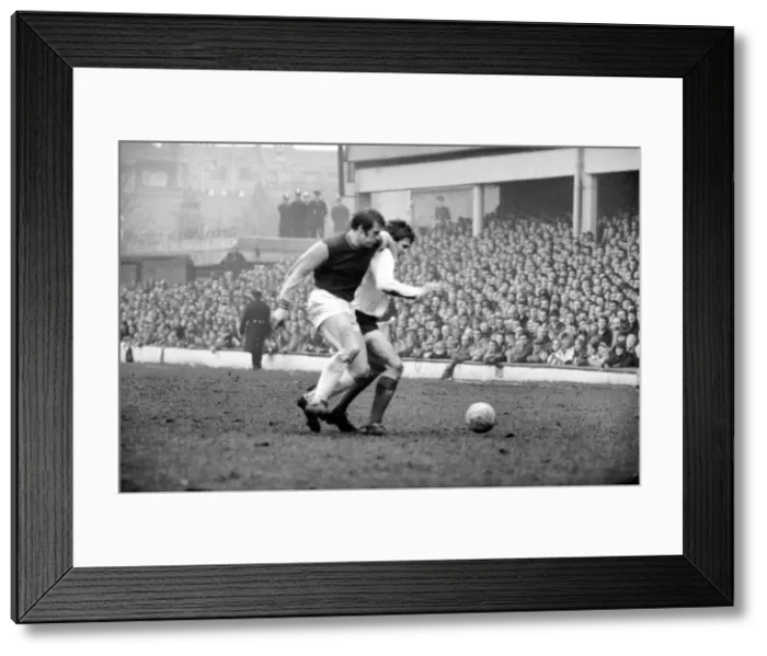 Framed Print : English League Division One match: West Ham v. Nottingham Forest