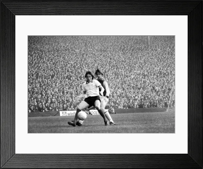 Framed Print : Aston Villa F. C. vs. Manchester United F. C. February 1975 75-01050-016