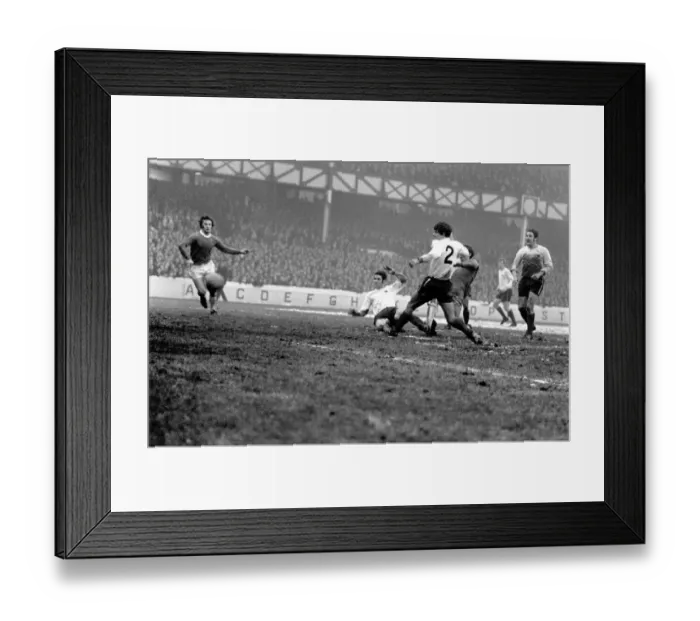 Framed Print : English League Division One match. Everton v. Derby. Evertons goal came near the end