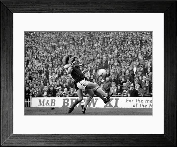 Framed Print : Aston Villa F. C. vs. Manchester United F. C. February 1975 75-01050-007 Framed Print : Aston Villa F. C. vs. Manchester United F. C. February 1975 75-01050-007