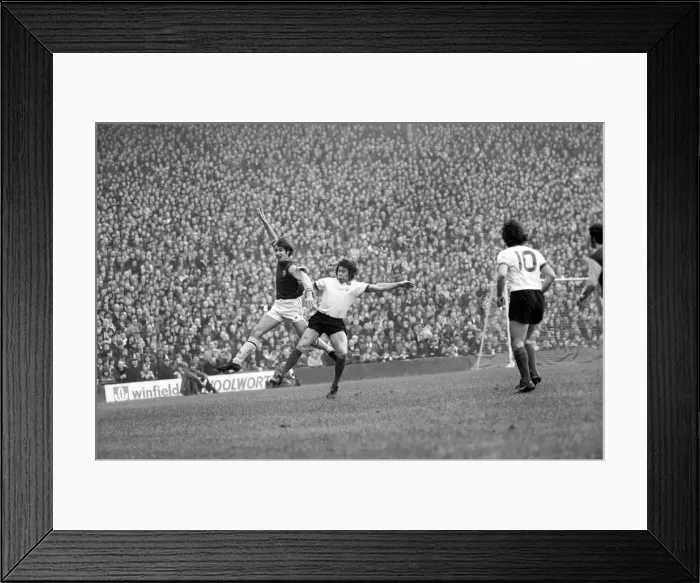 Framed Print : Aston Villa F. C. vs. Manchester United F. C. February 1975 75-01050-005 Framed Print : Aston Villa F. C. vs. Manchester United F. C. February 1975 75-01050-005